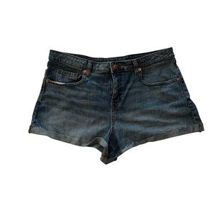Denim High-Rise Rolled Cuff shorts​​